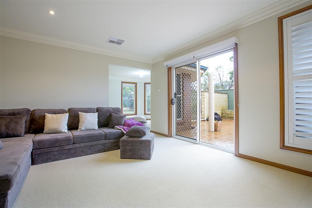 1 Huntingdale Drive, Glenmore Park, NSW 2745