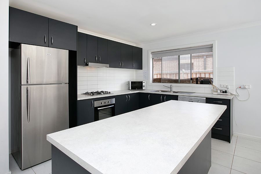 10 Triandra Drive, BROOKFIELD, VIC 3338