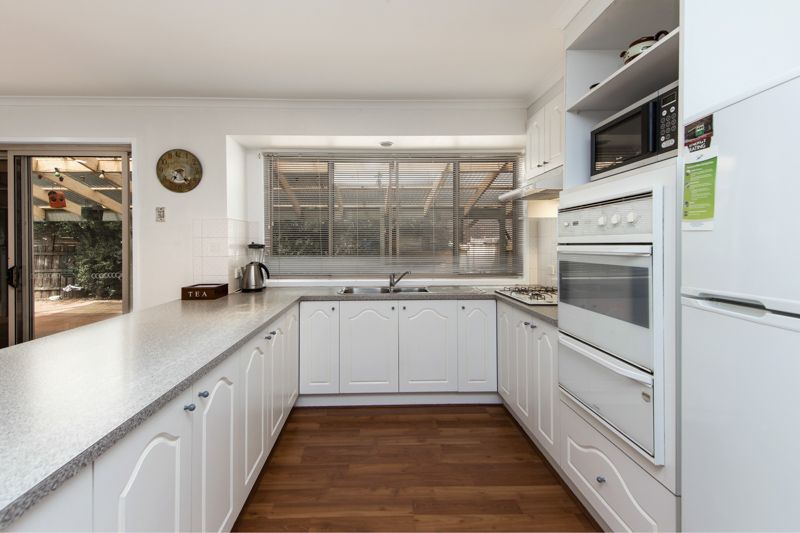 5 Greenhills Drive, Kurunjang, VIC 3337