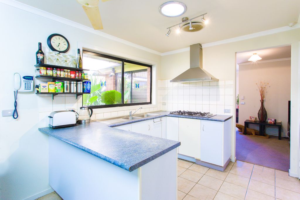 6 Duster Court, Brookfield, VIC 3338