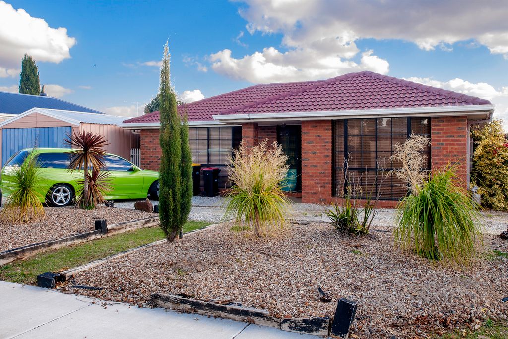 6 Roderick Drive, KURUNJANG, VIC 3337