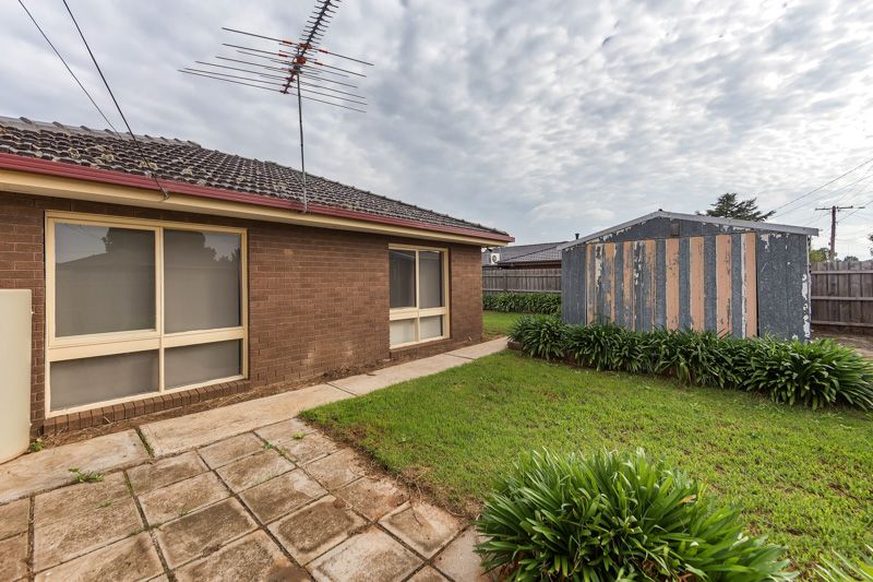 2 Richard Road, Melton South, VIC 3338