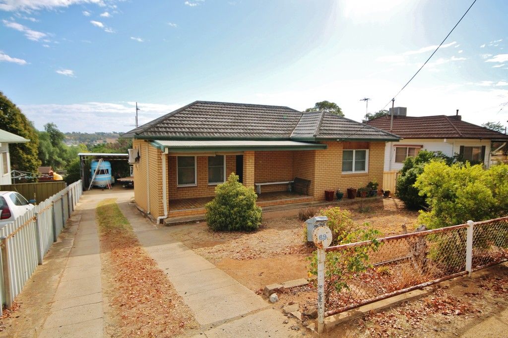 69 Allanan Street, Young NSW 2594