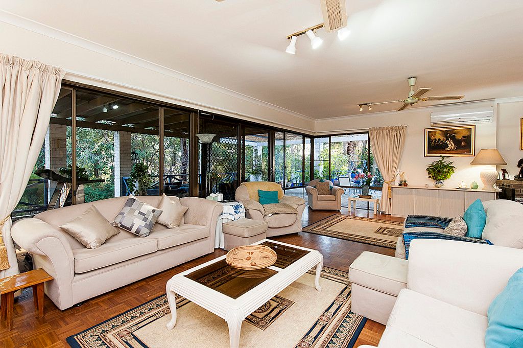 9 Standing Road, Lesmurdie, WA 6076