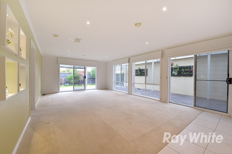 62 Sovereign Manors Crescent, Rowville, VIC 3178