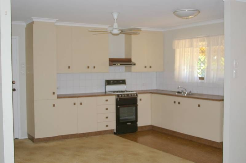 2/4  Simon Street, DECEPTION BAY, QLD 4508