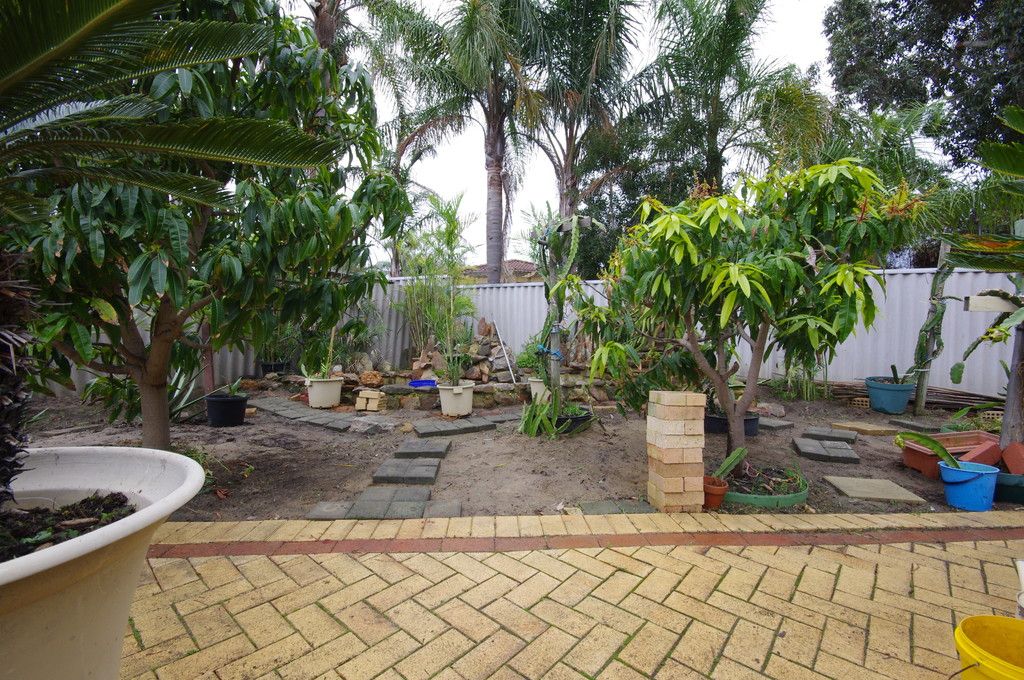 16 Lorets Green, Mirrabooka, WA 6061