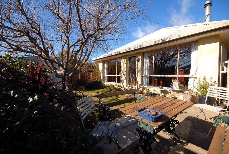 12 Coronation Avenue, Braidwood NSW 2622
