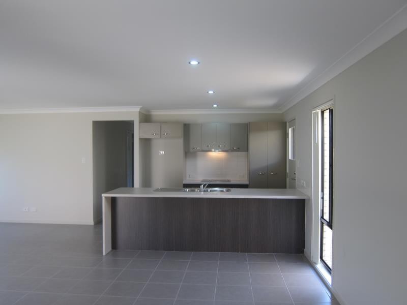 8 Wongabel Close, Waterford, QLD 4133