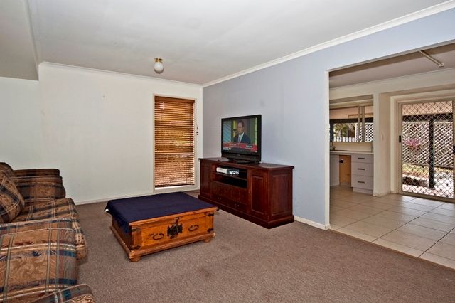 27 Knight Avenue, Silkstone, QLD 4304
