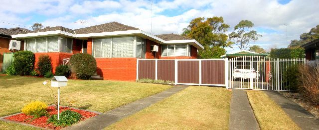 8 Lurnea Avenue, Georges Hall NSW 2198