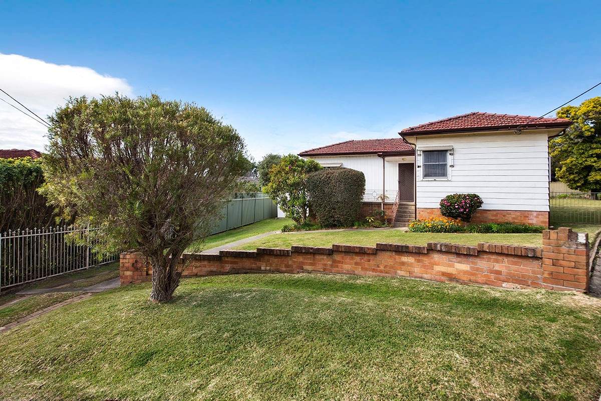 10 Wolstenholme Avenue, Gymea, NSW 2227