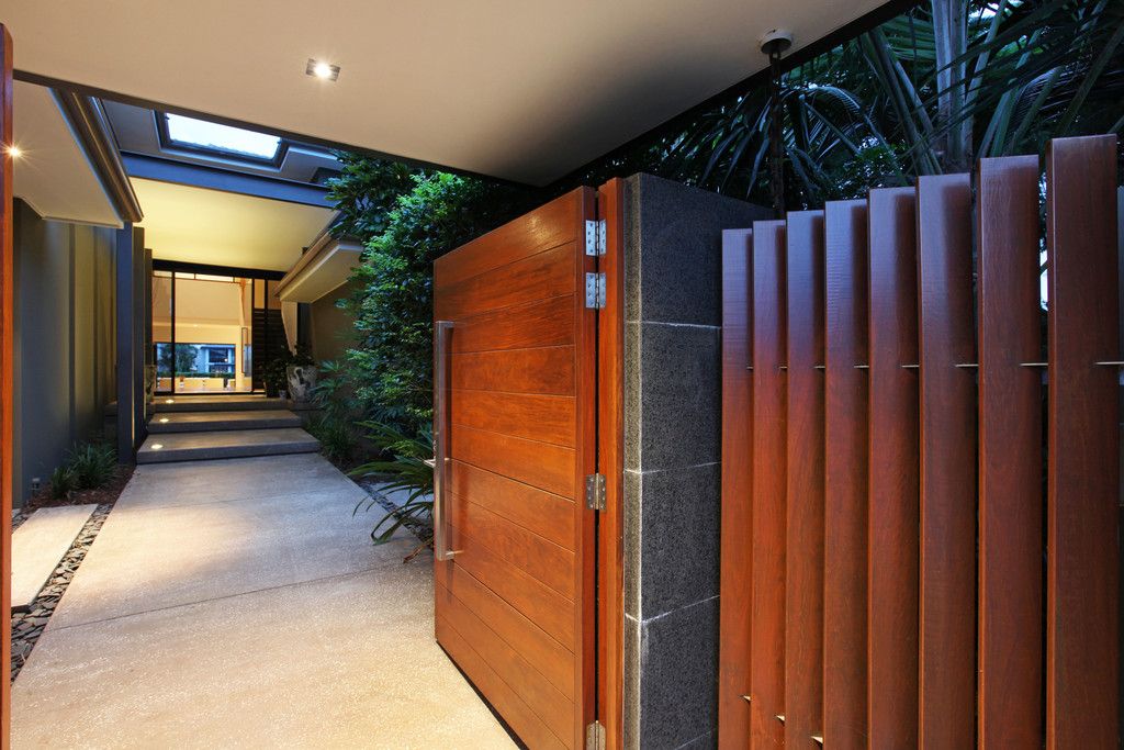 25 Midshipman Court, SURFERS PARADISE, QLD 4217