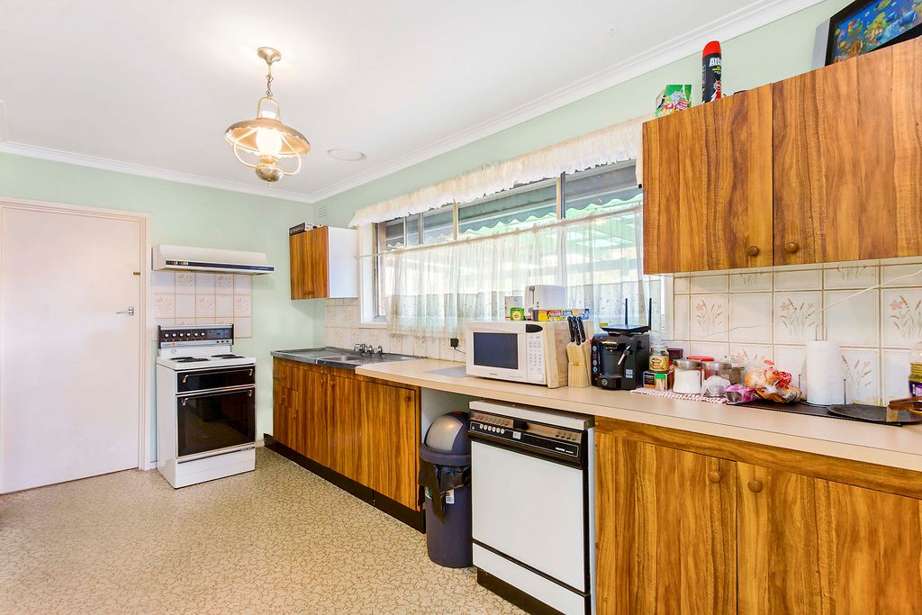 19 Kingsford Avenue, Melton South, VIC 3338