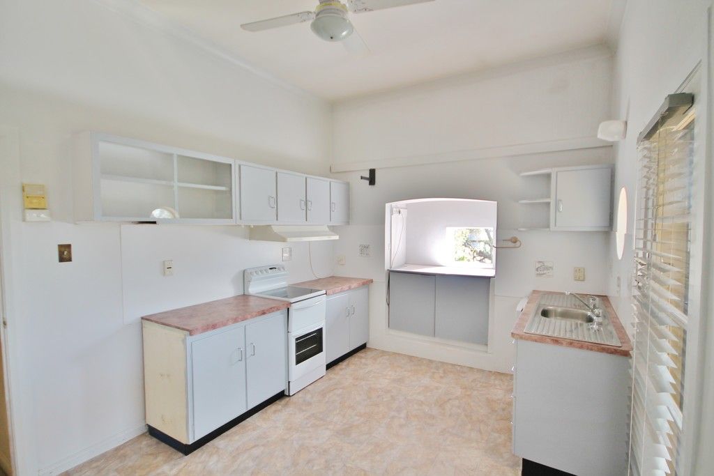 180 Henry Lawson Way, Young, NSW 2594