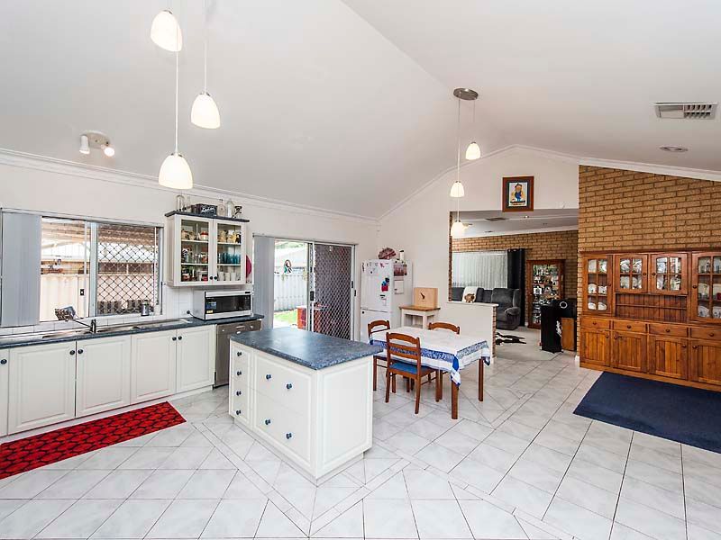 55 Grange Drive, Cooloongup WA 6168