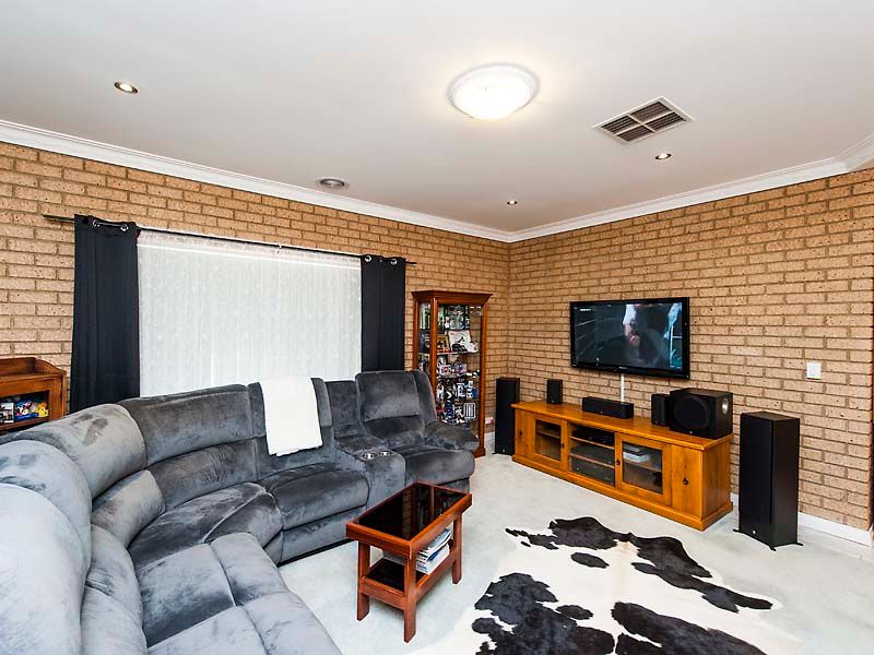55 Grange Drive, Cooloongup, WA 6168