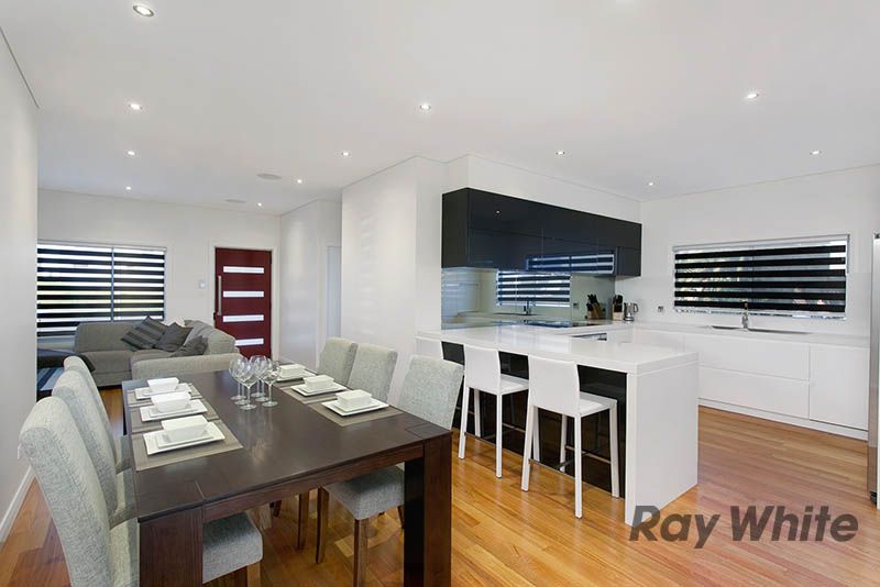 30 London Drive, West Wollongong, NSW 2500