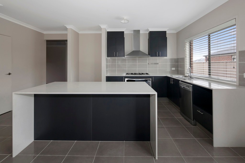 8 Countess Road, Delacombe, VIC 3356