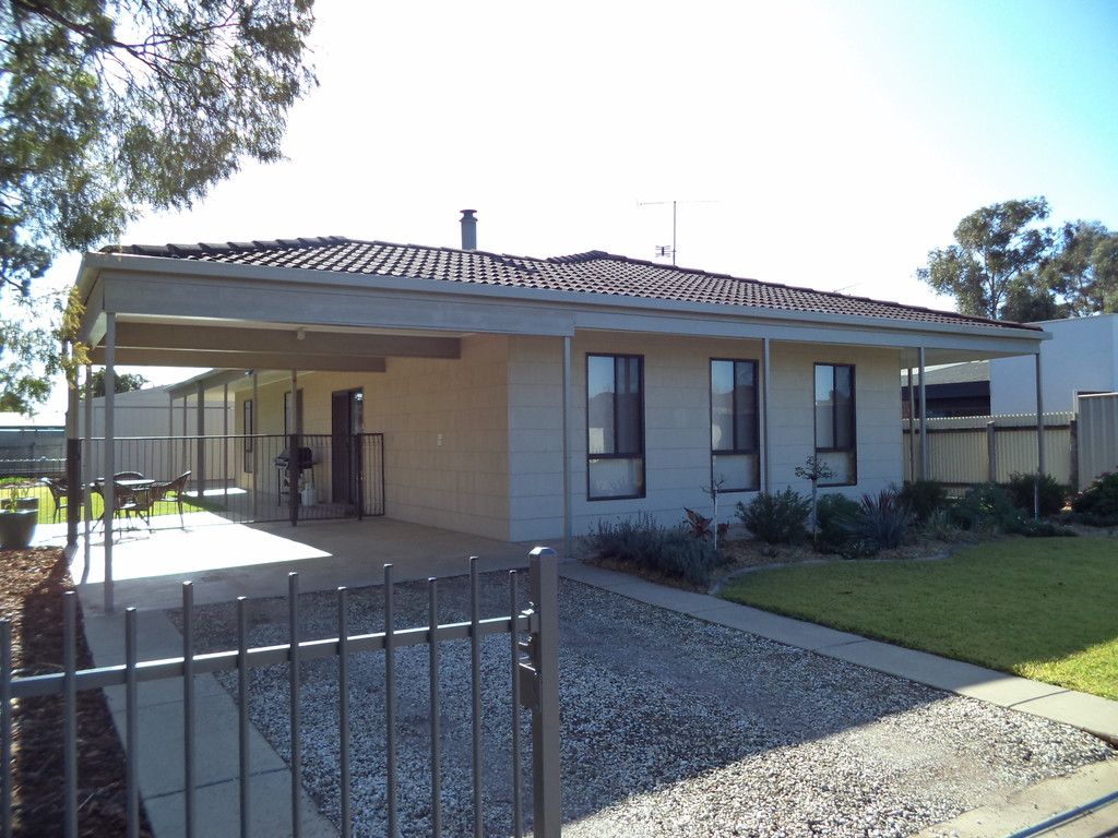 69 Francis, Moama, NSW 2731