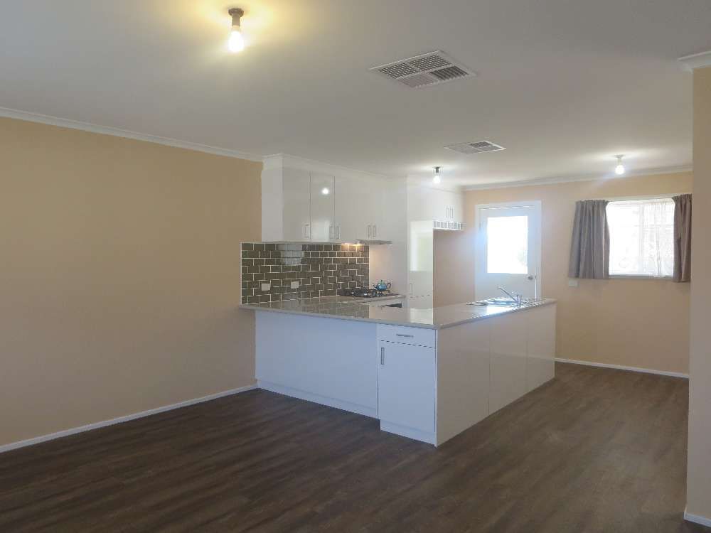 4 Cyprus Place, West Albury, NSW 2640