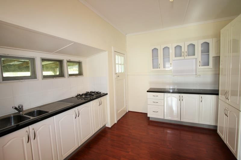 12 Smith Street, Holland Park, QLD 4121