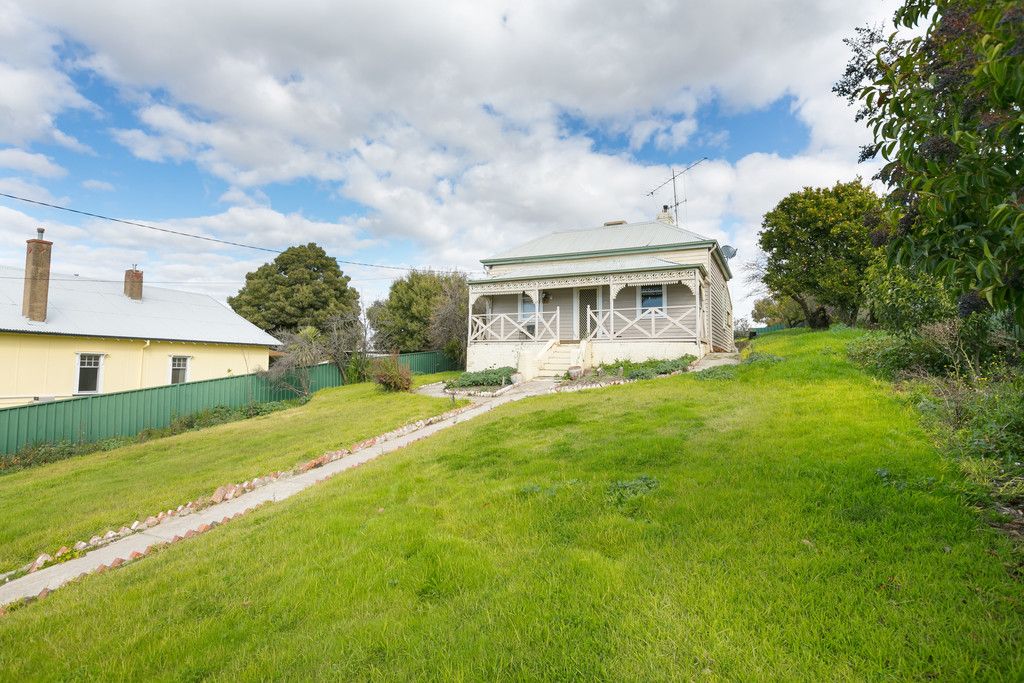 11 Quick Street, Ironbark, VIC 3550