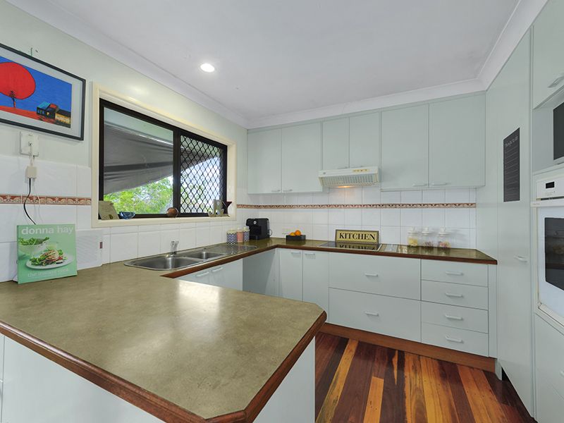 882 Oxley Road, Oxley, QLD 4075