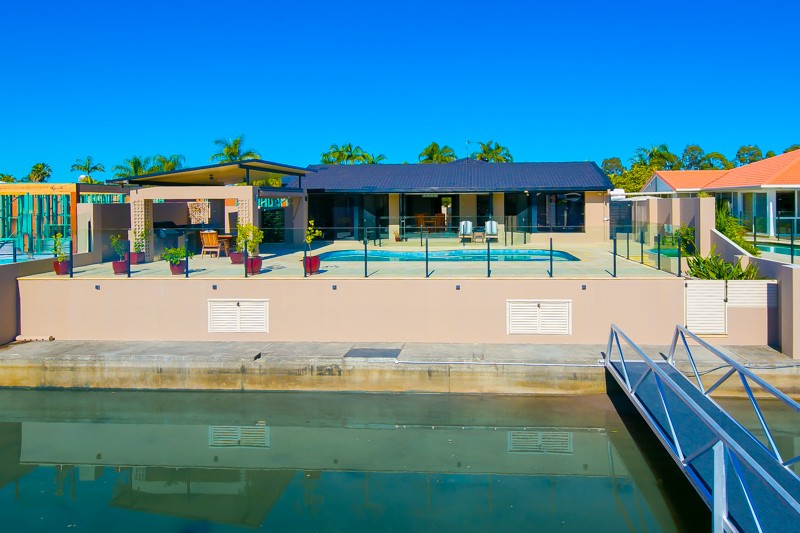 8 Erave Avenue, Runaway Bay, QLD 4216