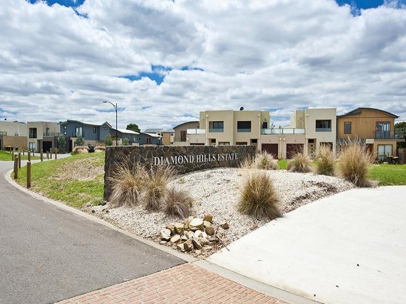 1/28 Diamond Boulevard, GREENSBOROUGH, VIC 3088