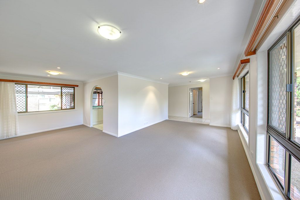 25 Ustinov Crescent, McDowall, QLD 4053
