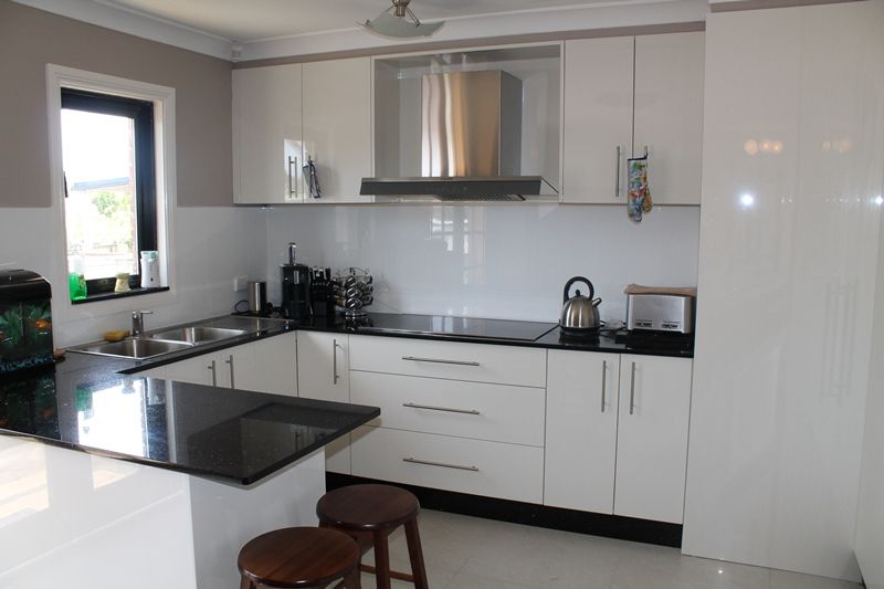 GREENFIELD PARK, NSW 2176