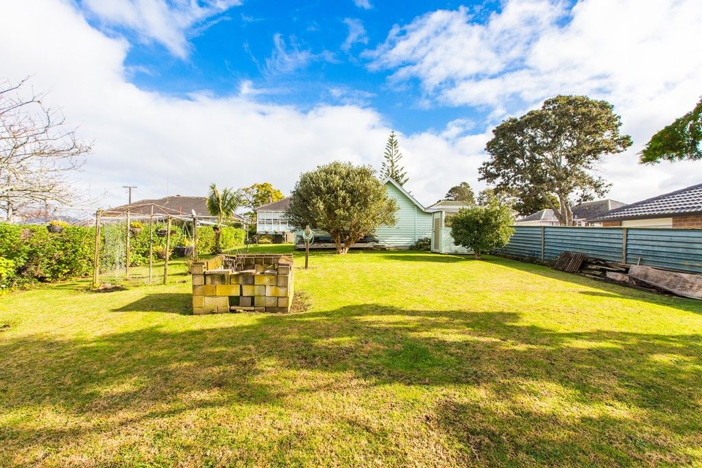 18 Forbes Road, Favona, Manukau City
