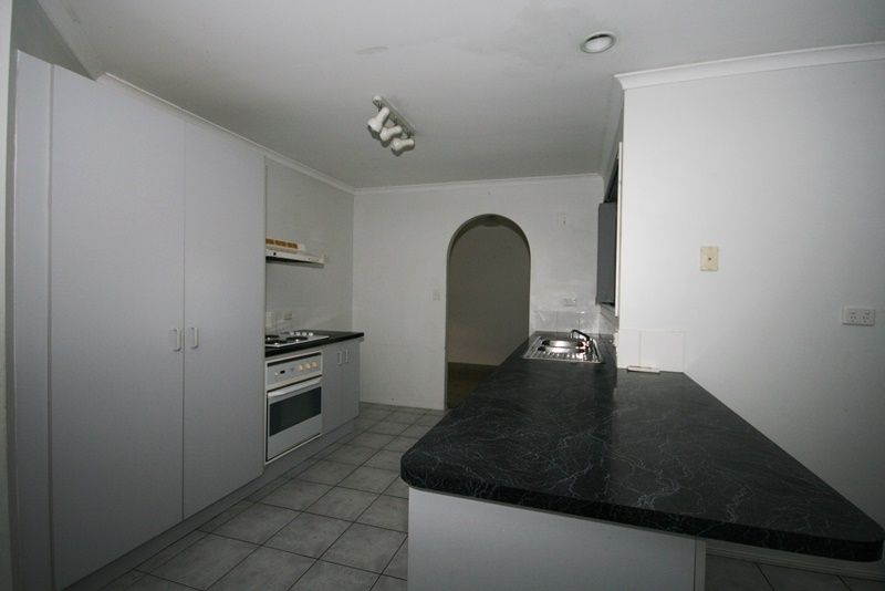 8 Surrey Court, DECEPTION BAY, QLD 4508