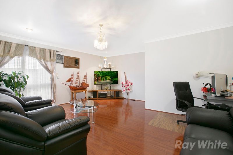 48 Monteith Crescent, Endeavour Hills, VIC 3802