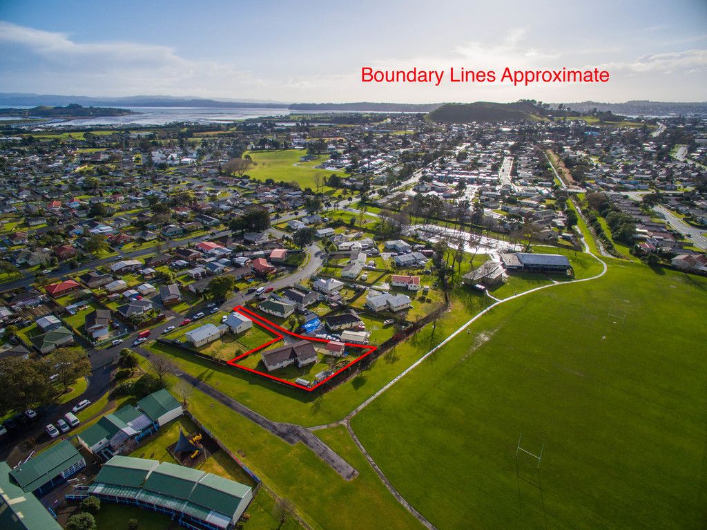 13 Comet Crescent, Mangere, Manukau City