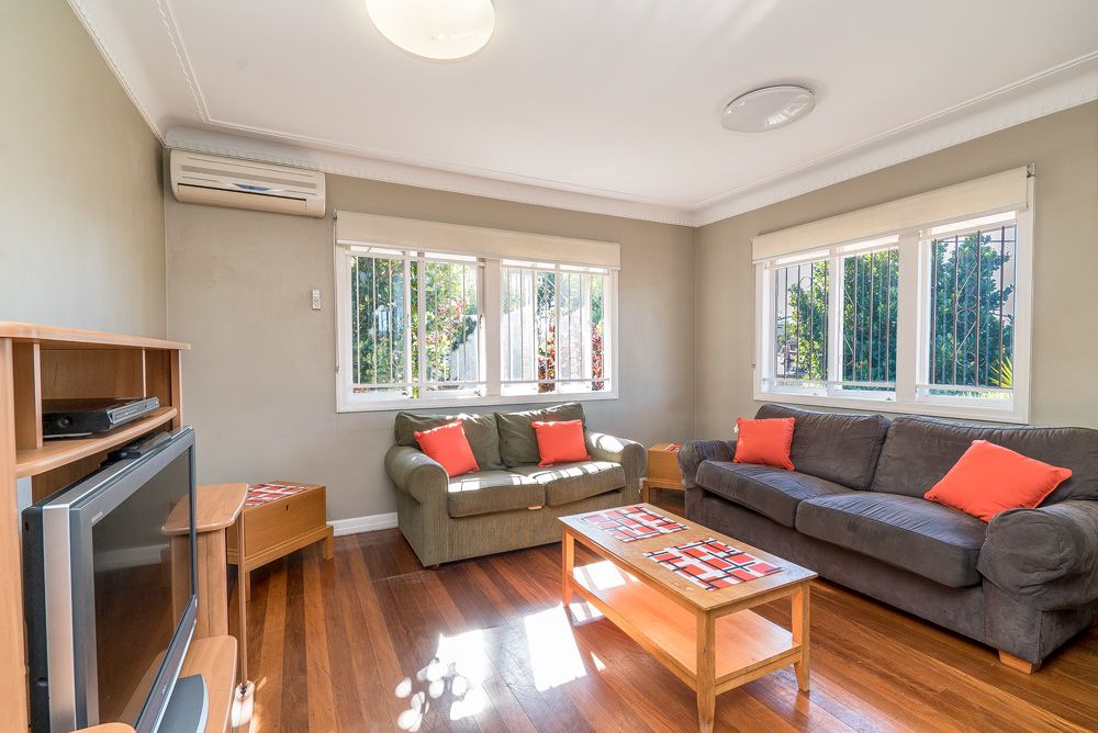 2 School Road, Yeronga, QLD 4104