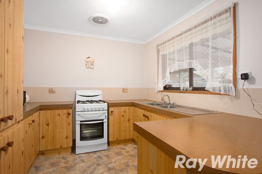 11 Gipps Crescent, Cranbourne North, VIC 3977