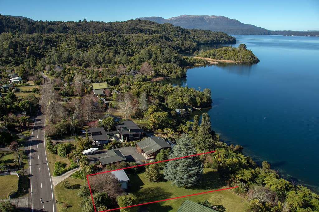 559 Spencer Road photo 1