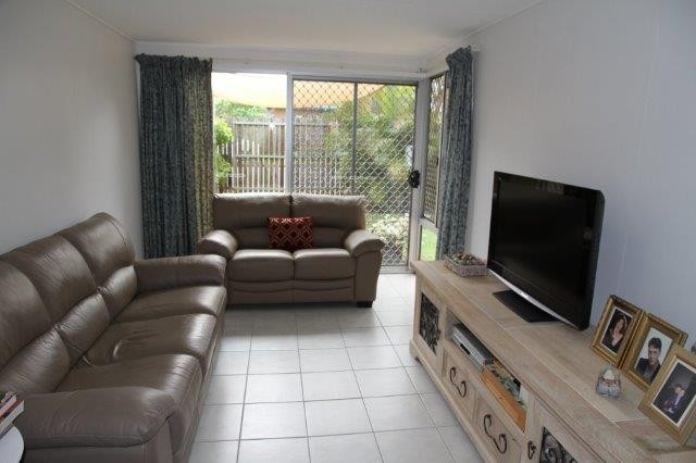 1/2 WURUMA Street, SCARNESS, QLD 4655