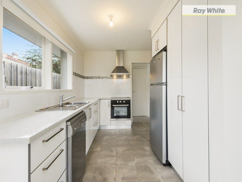24 Moorfield Avenue, Rosebud, VIC 3939