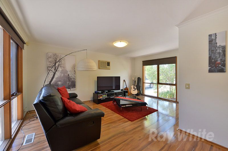 9 Cambridge Close, Lysterfield, VIC 3156