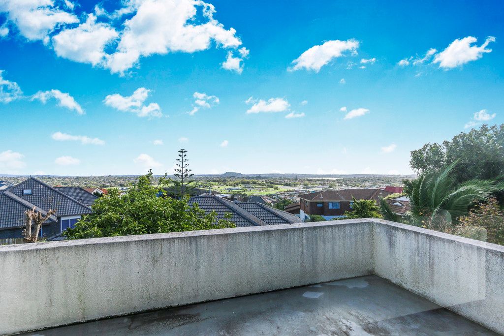 5 McCahill Views, Botany Downs, Manukau City