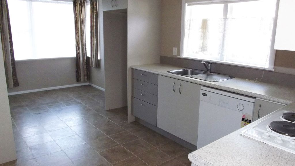 42 Mountbatten Grove, Clouston Park, Upper Hutt City