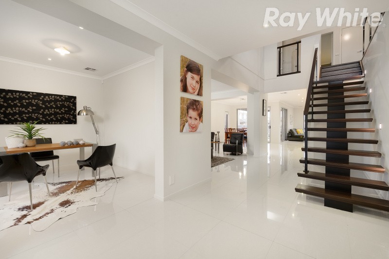 42 Fitzjohns Drive, Bundoora, VIC 3083