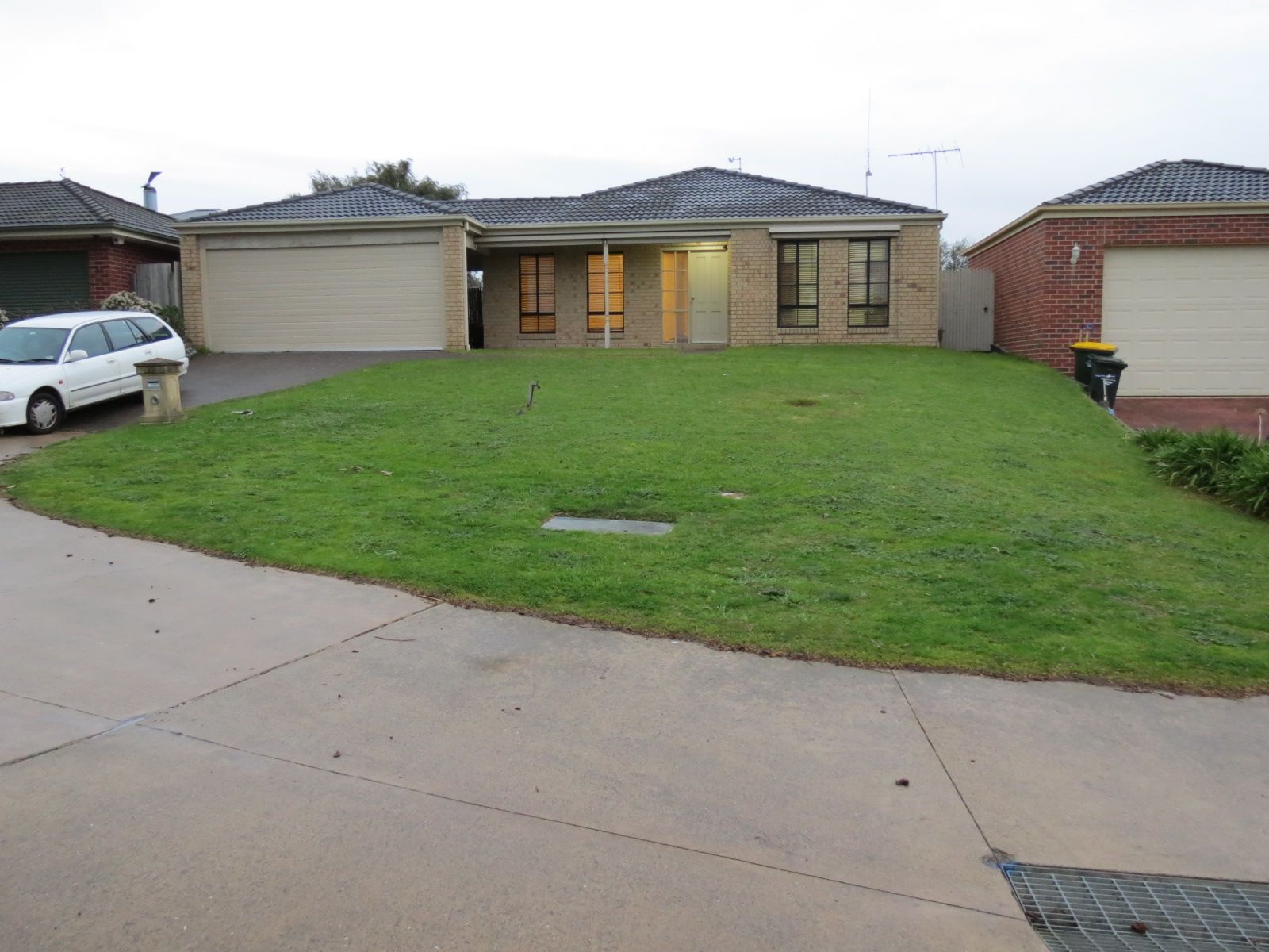 33 Sandalwood Grove, Carrum Downs, VIC 3201