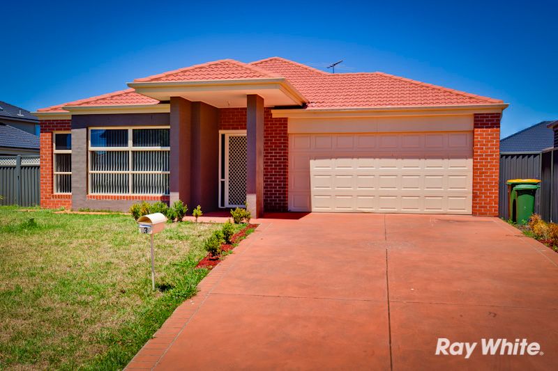 3 Everly Circuit, PAKENHAM, VIC 3810