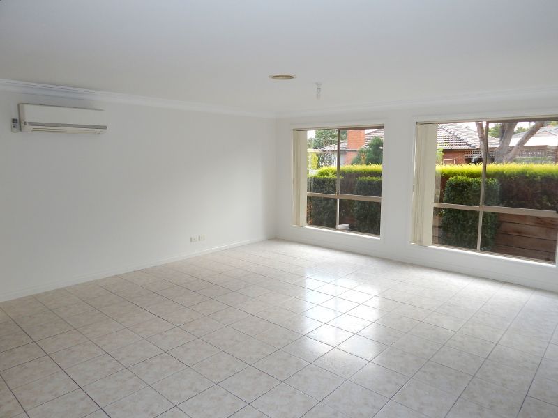 2/74B St Vigeons Road, Reservoir, VIC 3073