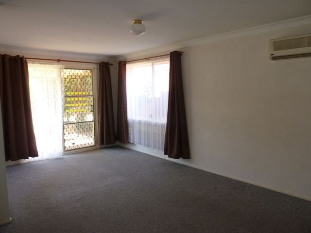 8 Becke Court, Glenmore Park, NSW 2745