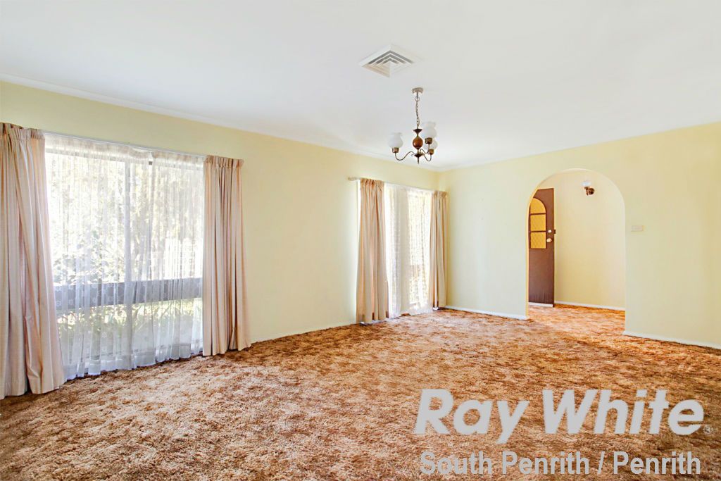 7 Lowanna Drive, South Penrith, NSW 2750